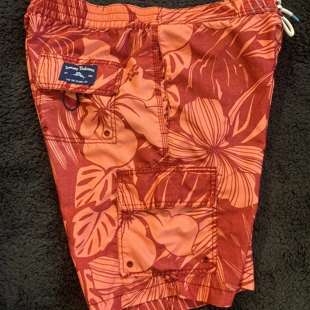 tommy bahama swim trunks Shorts men's medium 9